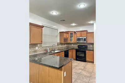 7706 S 24th Drive, Phoenix, AZ 85041 - Photo 3