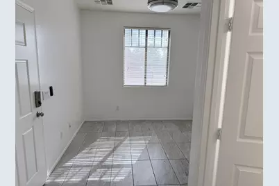 7706 S 24th Drive, Phoenix, AZ 85041 - Photo 5