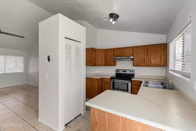 4537 N 79th Avenue, Phoenix, AZ 85033 - Photo 11