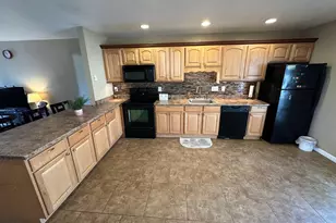 18202 N 33rd Ave, Phoenix, AZ 85053 - Photo 7