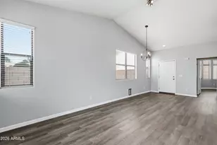 1425 S Lindsay Rd, Mesa, AZ 85204 - Photo 7