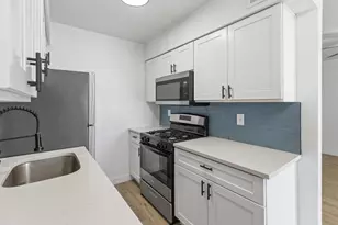 302 E Monte Vista Rd, Phoenix, AZ 85004 - Photo 1