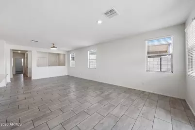 2435 W Kowalsky Lane, Phoenix, AZ 85041 - Photo 9