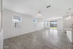 2435 W Kowalsky Ln, Phoenix, AZ 85041 - Photo 9