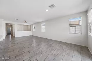2435 W Kowalsky Ln, Phoenix, AZ 85041 - Photo 7