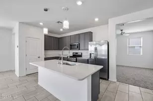 2435 W Kowalsky Ln, Phoenix, AZ 85041 - Photo 1