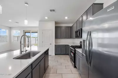 2435 W Kowalsky Lane, Phoenix, AZ 85041 - Photo 15