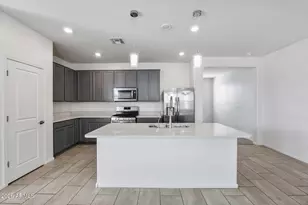 2435 W Kowalsky Ln, Phoenix, AZ 85041 - Photo 11