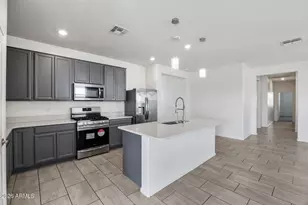 2435 W Kowalsky Ln, Phoenix, AZ 85041 - Photo 11