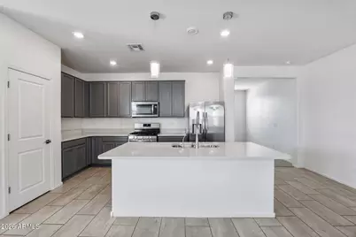 2435 W Kowalsky Lane, Phoenix, AZ 85041 - Photo 13
