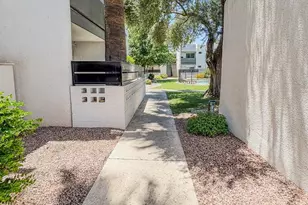 302 E Monte Vista Rd, Phoenix, AZ 85004 - Photo 17