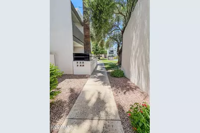 302 E Monte Vista Road #A16, Phoenix, AZ 85004 - Photo 5