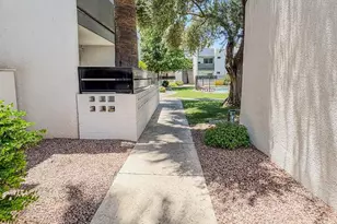 302 E Monte Vista Rd, Phoenix, AZ 85004 - Photo 5
