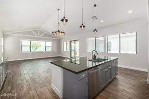 9818 S 7th Pl, Phoenix, AZ 85042 - Photo 15