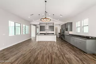 9818 S 7th Pl, Phoenix, AZ 85042 - Photo 13