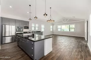 9818 S 7th Pl, Phoenix, AZ 85042 - Photo 13