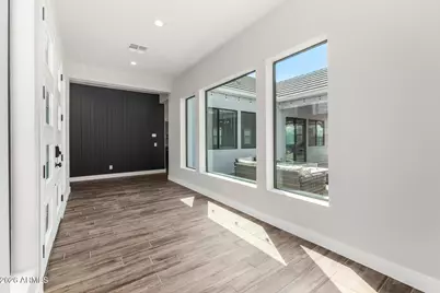 9818 S 7th Place, Phoenix, AZ 85042 - Photo 9