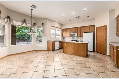 12724 W Georgia Avenue, Litchfield Park, AZ 85340 - Photo 13