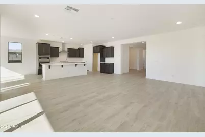 15667 W Mercer Lane, Surprise, AZ 85379 - Photo 23