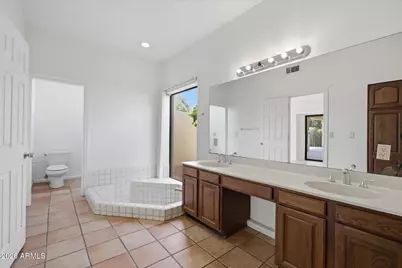 10520 N 78th Place, Scottsdale, AZ 85258 - Photo 17