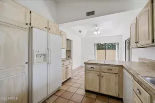 10520 N 78th Pl, Scottsdale, AZ 85258 - Photo 11