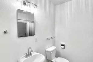 702 Paxton Ave, Miami, AZ 85539 - Photo 11