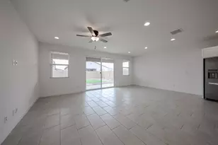 7814 W Hide Trl, Peoria, AZ 85383 - Photo 9