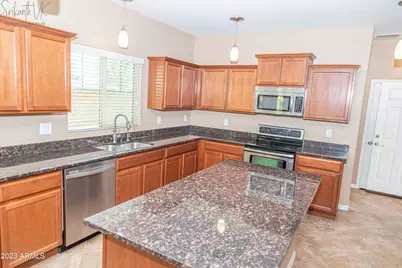 2162 W Scully Drive, Phoenix, AZ 85023 - Photo 5