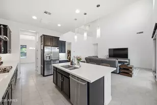 114 E Pasaro Dr, Phoenix, AZ 85085 - Photo 7