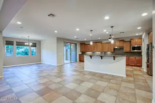 3985 E Hummingbird Ln, Phoenix, AZ 85050 - Photo 11