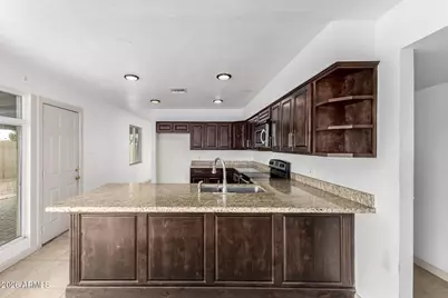 5017 N 64th Avenue, Glendale, AZ 85301 - Photo 13