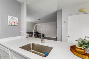 409 W Blackhawk Dr, Phoenix, AZ 85027 - Photo 13