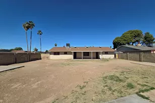5327 N 40th Ln, Phoenix, AZ 85019 - Photo 15