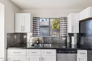 11921 N 76th Ln, Peoria, AZ 85345 - Photo 3