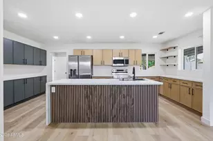 3144 N 34th St, Phoenix, AZ 85018 - Photo 1