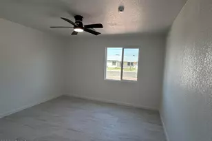 1641 W Andorra Dr, Phoenix, AZ 85029 - Photo 7