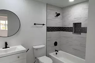 1641 W Andorra Dr, Phoenix, AZ 85029 - Photo 9