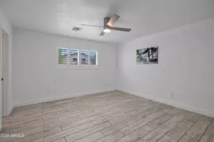 5046 N 41st Dr, Phoenix, AZ 85019 - Photo 9