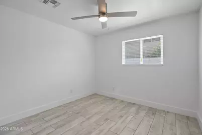 5046 N 41st Drive, Phoenix, AZ 85019 - Photo 13