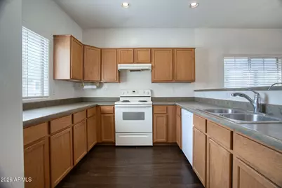 554 E San Carlos Way, Chandler, AZ 85249 - Photo 9