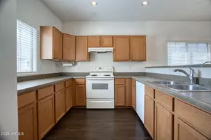 554 E San Carlos Way, Chandler, AZ 85249 - Photo 9