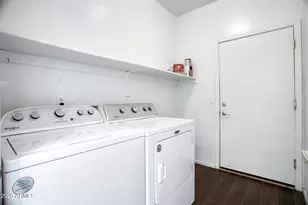 554 E San Carlos Way, Chandler, AZ 85249 - Photo 21