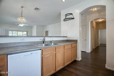 554 E San Carlos Way, Chandler, AZ 85249 - Photo 9