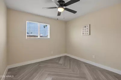 5050 N 41st Drive, Phoenix, AZ 85019 - Photo 13