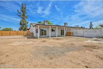 5050 N 41st Drive, Phoenix, AZ 85019 - Photo 17