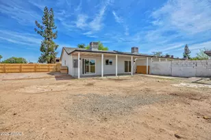 5050 N 41st Dr, Phoenix, AZ 85019 - Photo 17