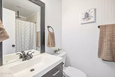 5050 N 41st Drive, Phoenix, AZ 85019 - Photo 11