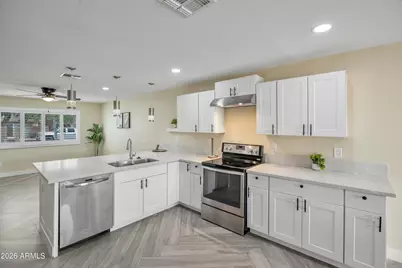 5050 N 41st Drive, Phoenix, AZ 85019 - Photo 7