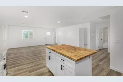 2208 E Alta Vista Road, Phoenix, AZ 85042 - Photo 11