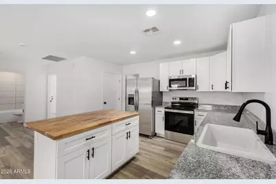 2208 E Alta Vista Road, Phoenix, AZ 85042 - Photo 9